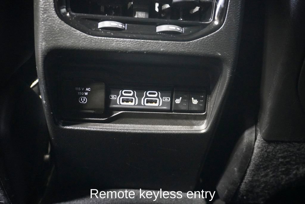 Used 2023 Jeep Grand Cherokee Limited w/ Luxury Tech Group II image 10