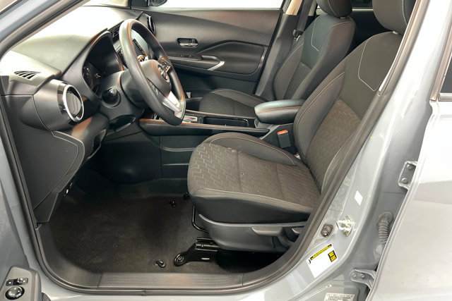Used 2021 Nissan Kicks SV image 17
