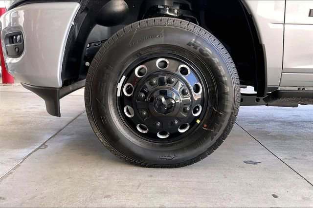 New 2026 RAM 3500 Laramie AWD/4WD image 9