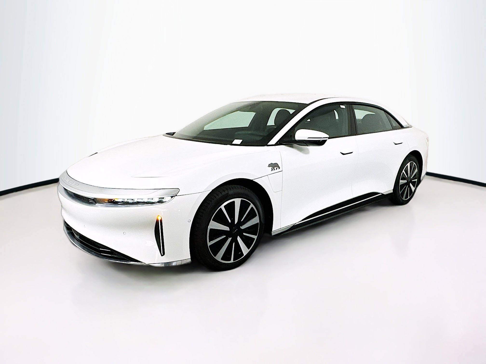 Used 2024 Lucid Air Pure RWD image 3