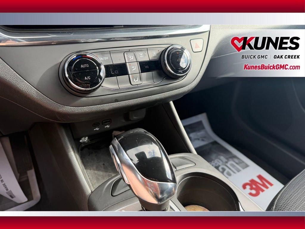 Used 2025 Buick Envista Preferred image 14