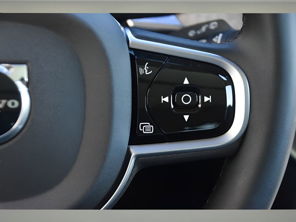 New 2026 Volvo XC60 B5 Plus w/ Protection Package Premier image 35
