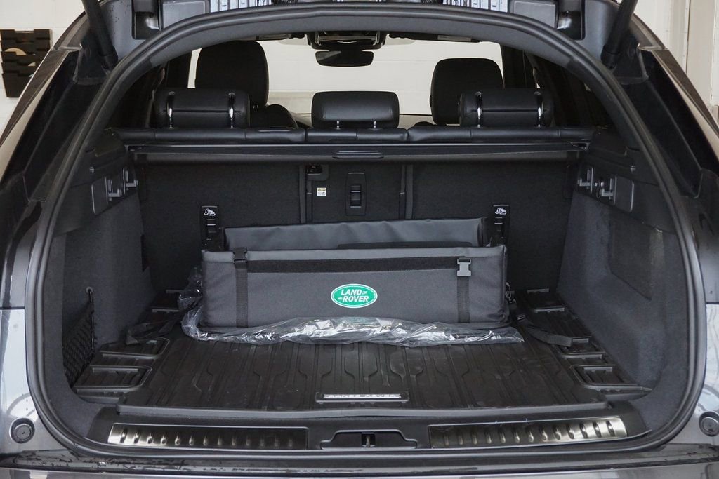 Used 2025 Land Rover Range Rover Velar Dynamic SE image 31