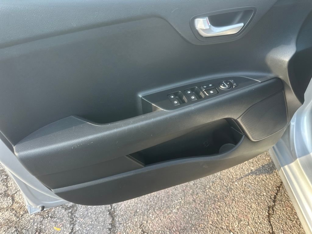 Used 2021 Kia Rio LX image 9