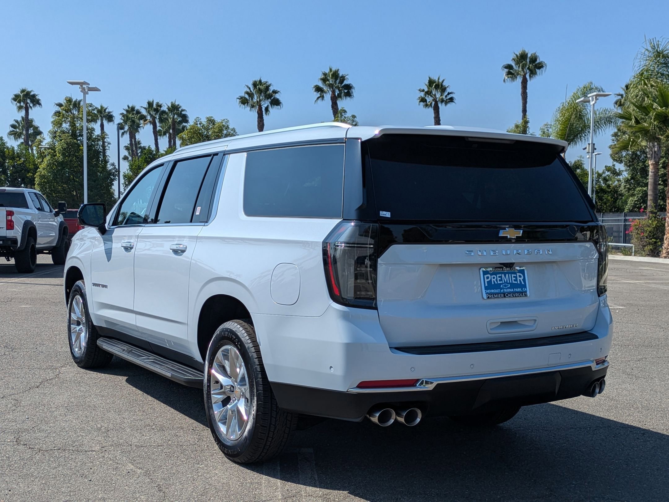 New 2026 Chevrolet Suburban Premier image 3