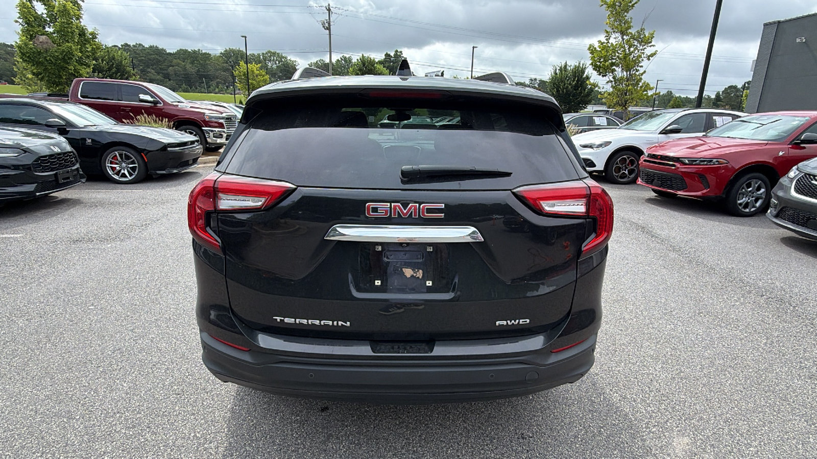Used 2022 GMC Terrain SLE w/ Driver Convenience Package AWD/4WD image 9
