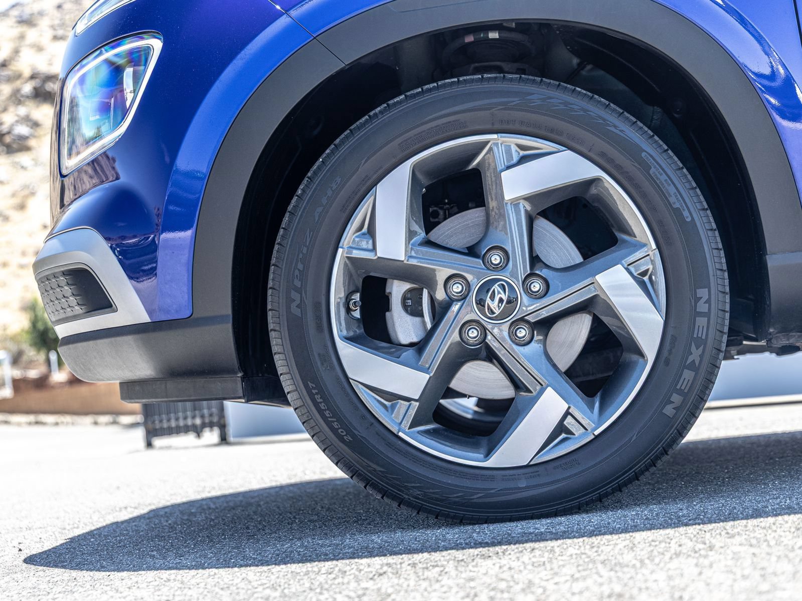 Used 2023 Hyundai Venue Limited FWD image 5