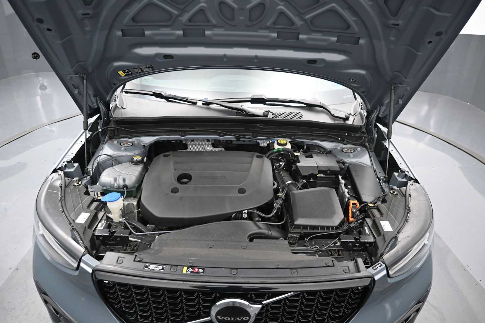 Used 2023 Volvo XC40 B5 Plus w/ Driver Assist Package AWD/4WD image 32