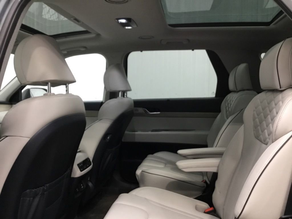Used 2022 Hyundai Palisade Limited w/ Cargo Package image 12