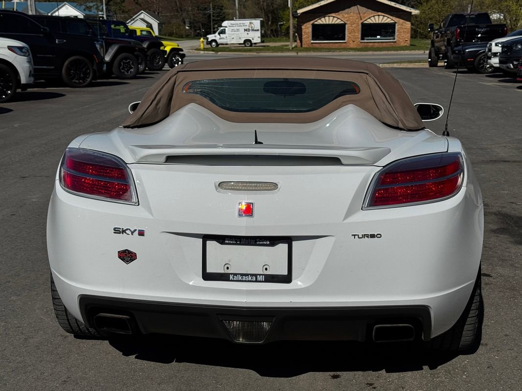 Used 2009 Saturn Sky Red Line RWD image 26