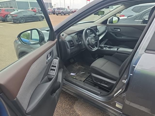 Used 2023 Nissan Rogue SV FWD image 5