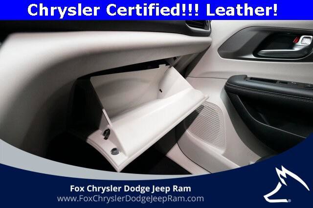 Certified 2024 Chrysler Pacifica Touring-L image 30