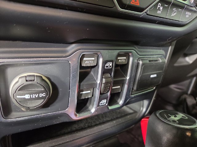 Used 2019 Jeep Wrangler Unlimited Sahara w/ Quick Order Package 24M Moab AWD/4WD image 27