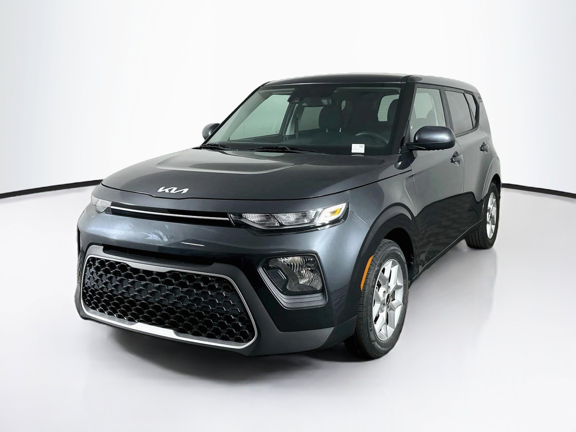 Used 2022 Kia Soul LX w/ Technology Package FWD image 3