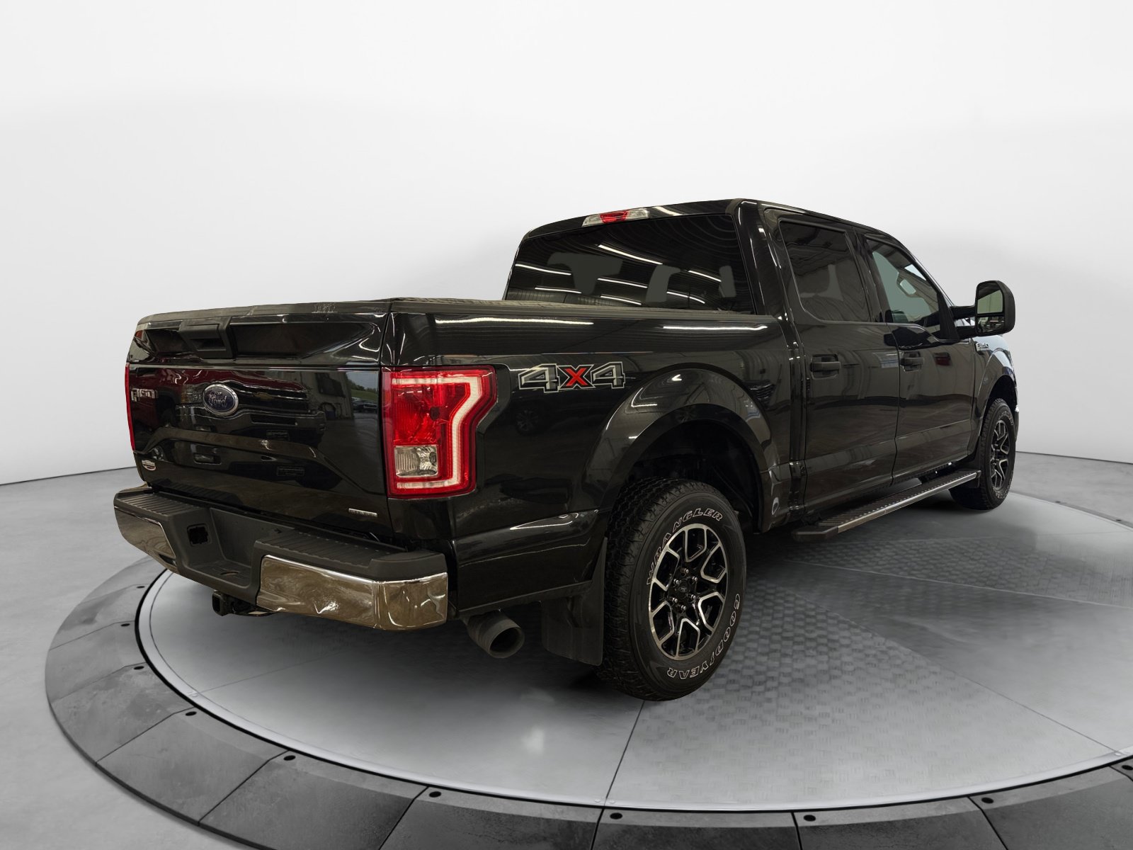 Used 2015 Ford F150 XLT AWD/4WD image 5