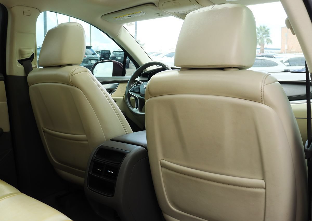 Used 2017 Cadillac XT5 Luxury w/ Driver Awareness Package FWD image 28