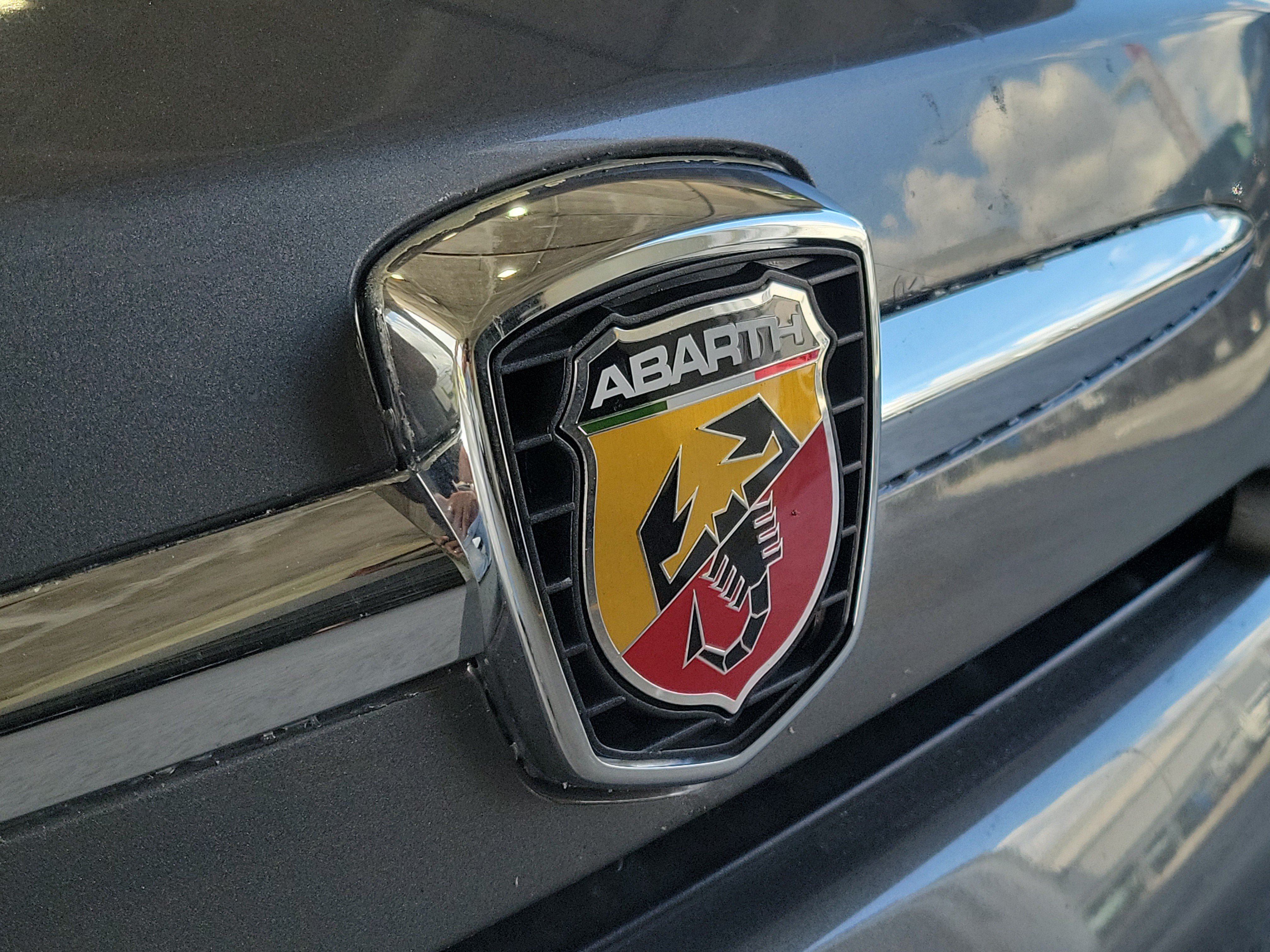 Used 2013 FIAT 500 Abarth w/ Beats Audio Pkg FWD image 7