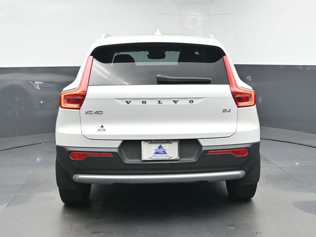 Used 2023 Volvo XC40 B4 Plus w/ Protection Package Premier image 7