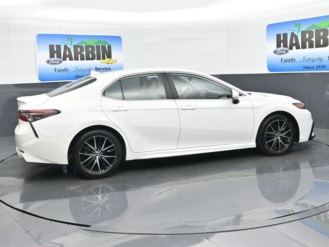 Used 2022 Toyota Camry SE FWD image 6