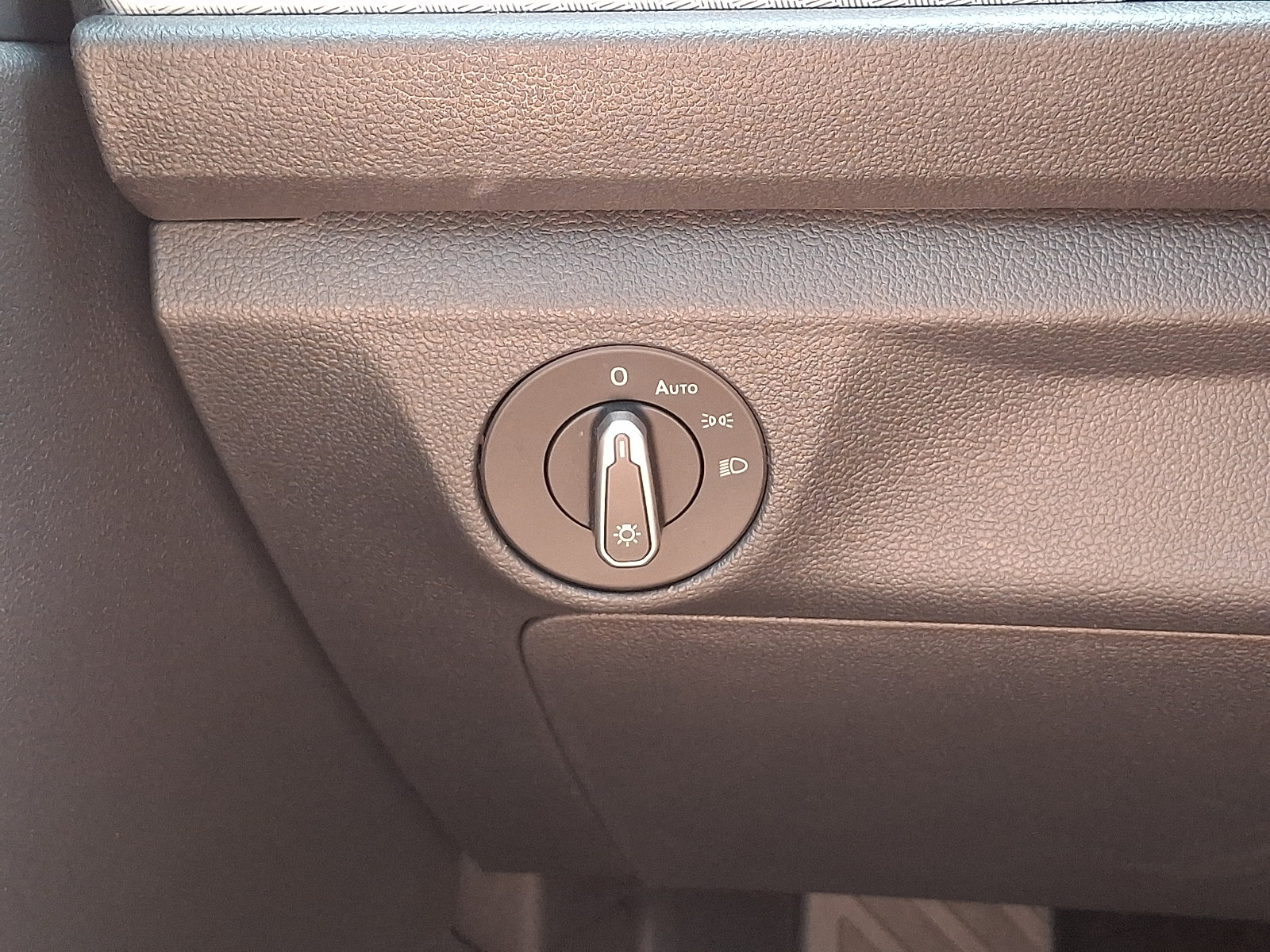 Certified 2024 Volkswagen Jetta S FWD image 22