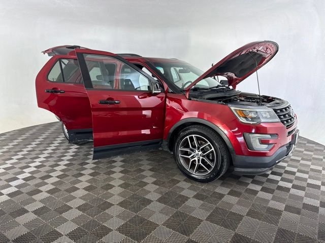 Used 2016 Ford Explorer Sport w/ Equipment Group 401A AWD/4WD image 12
