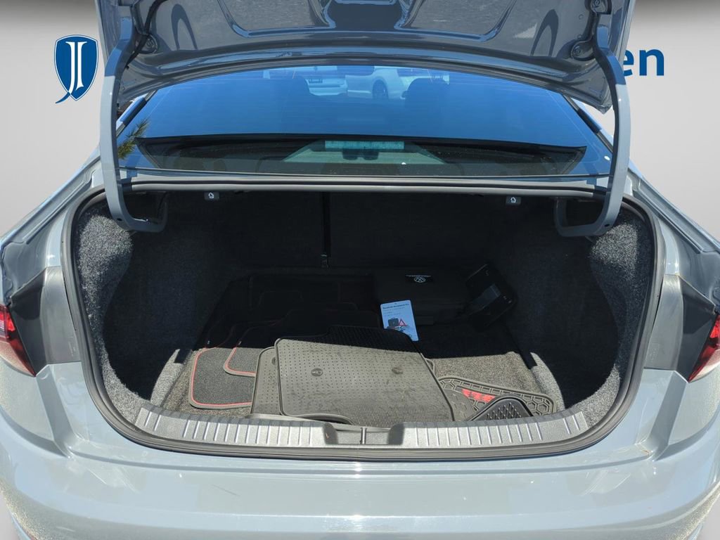 Used 2021 Volkswagen Jetta GLI Autobahn w/ GLI Autobahn Black Package image 17