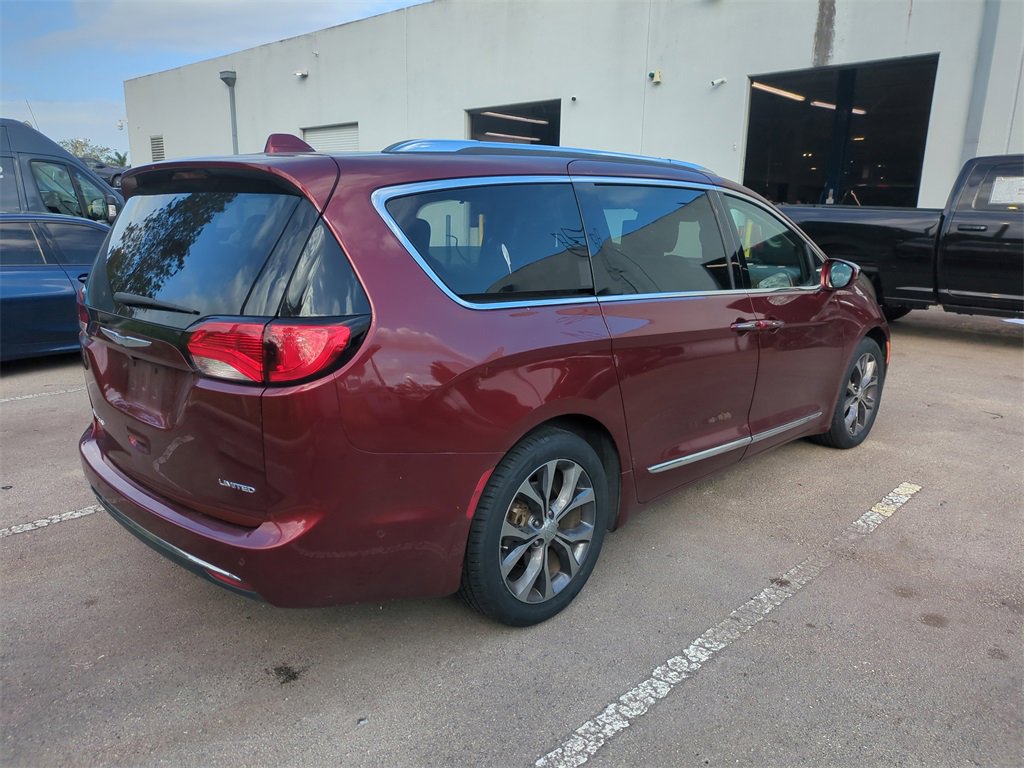 Used 2018 Chrysler Pacifica Limited w/ Tire & Wheel Group image 6