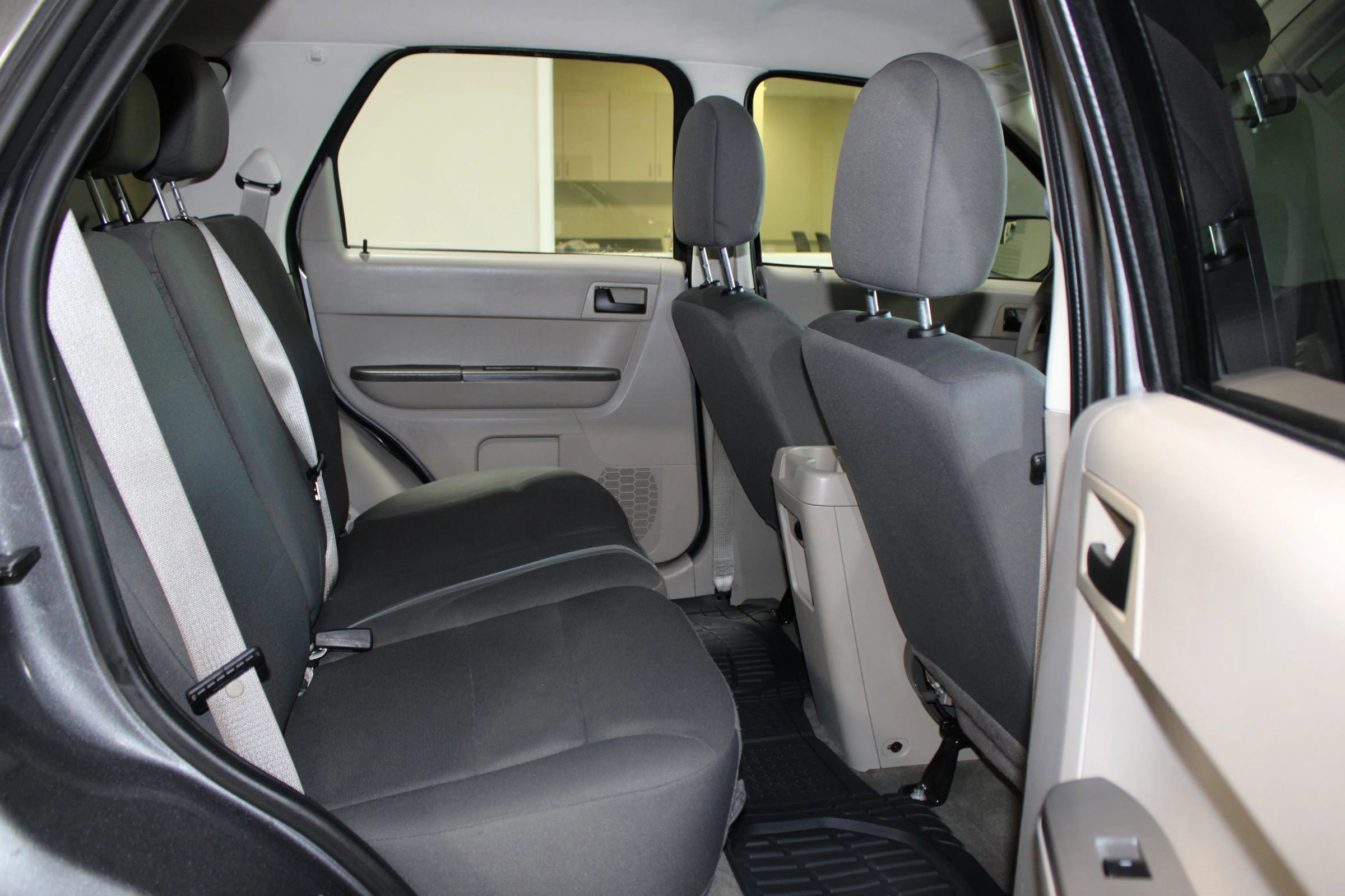 Used 2011 Ford Escape XLS w/ 101A Rapid Spec Order Code FWD image 24