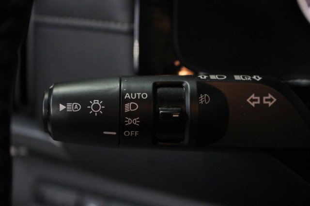 Used 2024 Nissan Pathfinder SL w/ SL Premium Package image 12