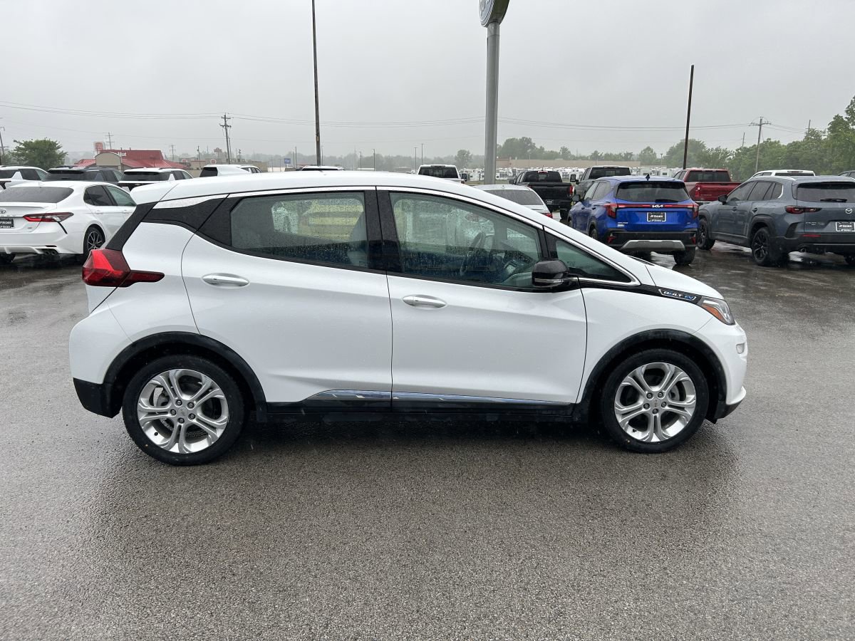 Used 2017 Chevrolet Bolt LT FWD image 4