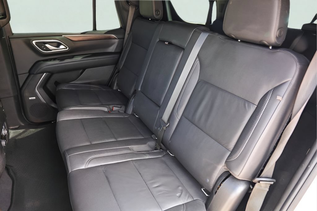 Used 2022 Chevrolet Tahoe Z71 w/ Luxury Package AWD/4WD image 28