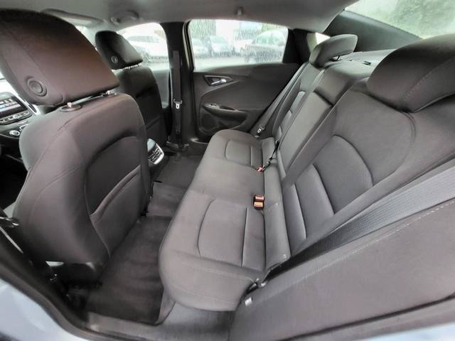 Used 2018 Chevrolet Malibu LT FWD image 12