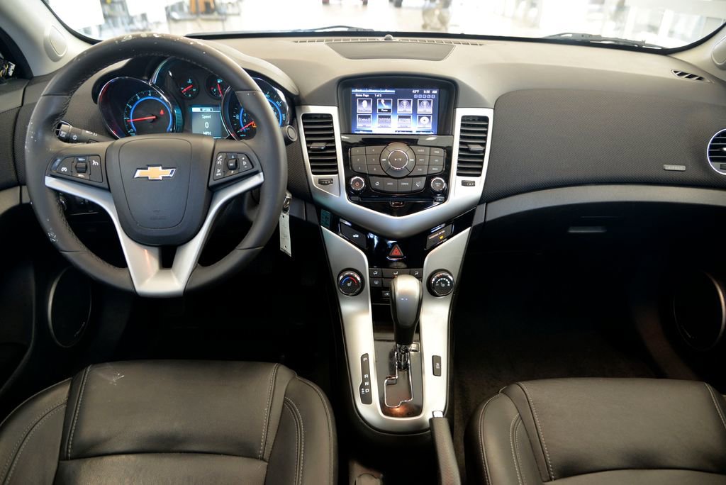 Used 2015 Chevrolet Cruze LT w/ Sun, Sound and Sport Package image 17