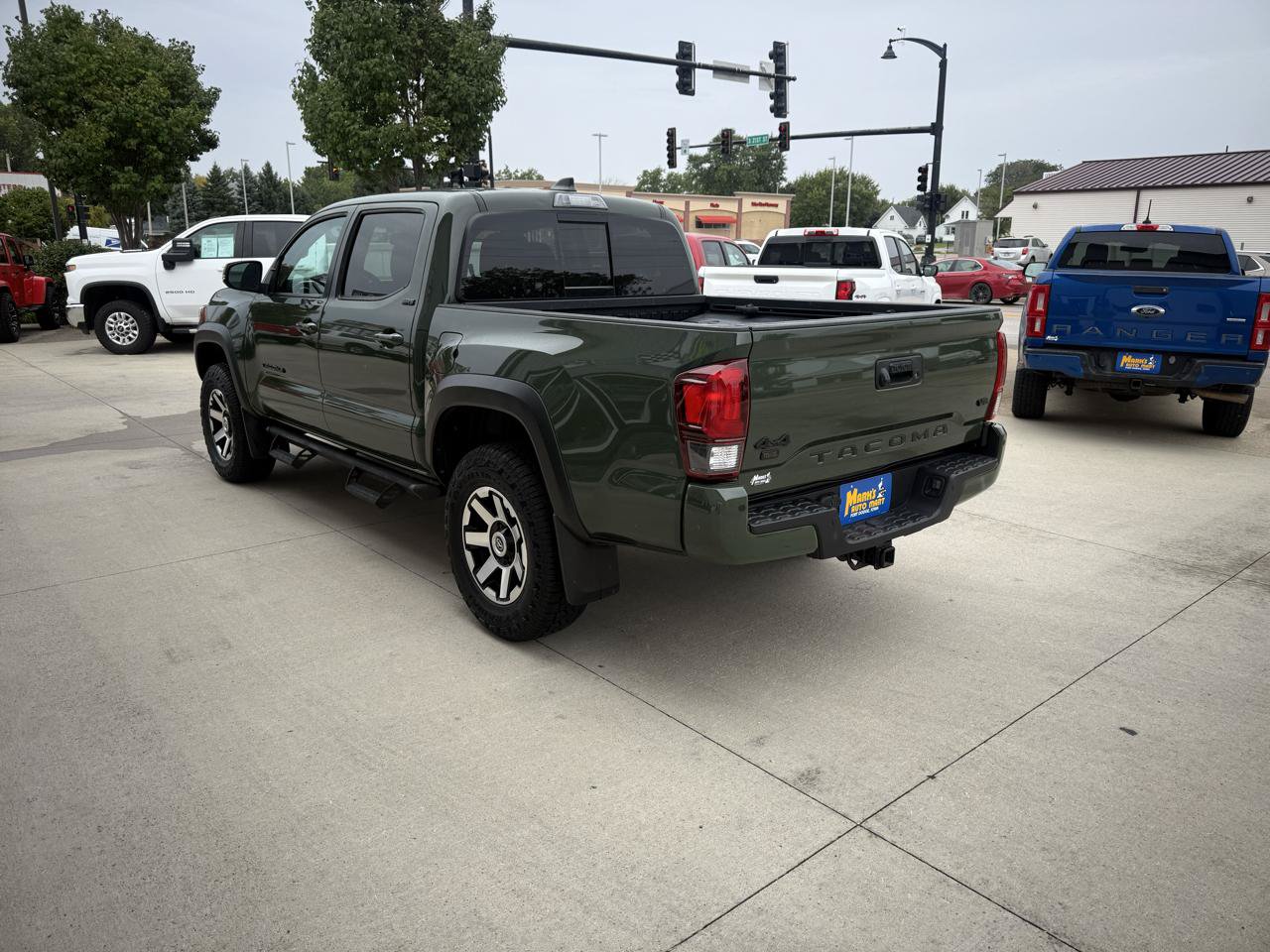 Used 2022 Toyota Tacoma SR5 w/ Trail Edition AWD/4WD image 6