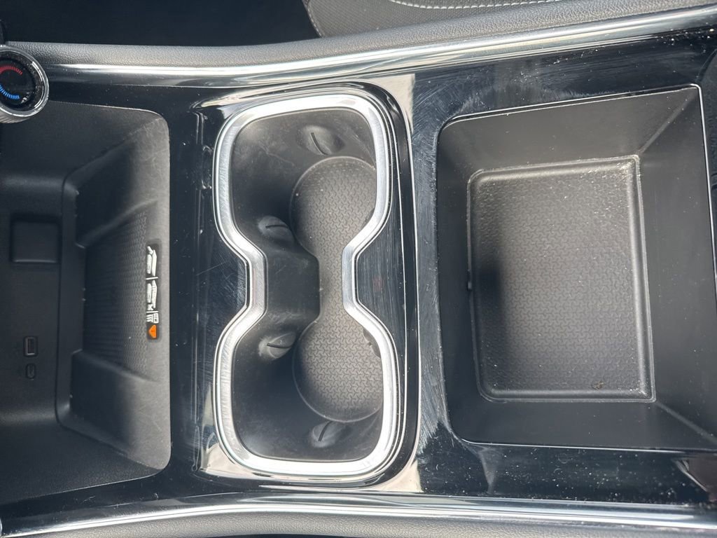 Used 2025 Chevrolet Traverse LT image 28