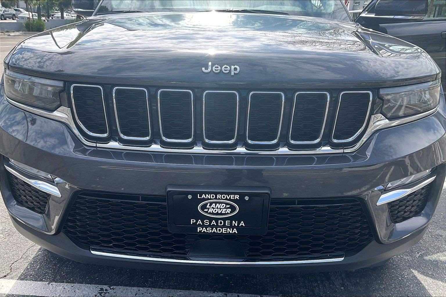 Used 2022 Jeep Grand Cherokee Limited w/ Trailer Tow Prep Group (B) RWD image 31