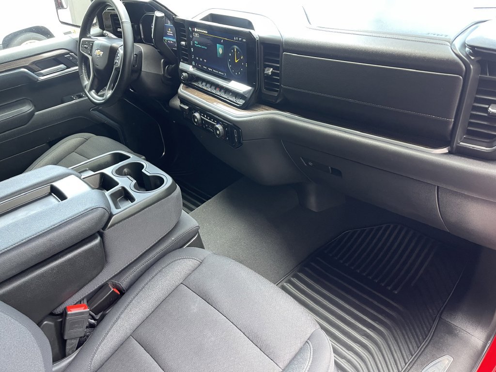Used 2025 Chevrolet Silverado 1500 LT AWD/4WD image 15