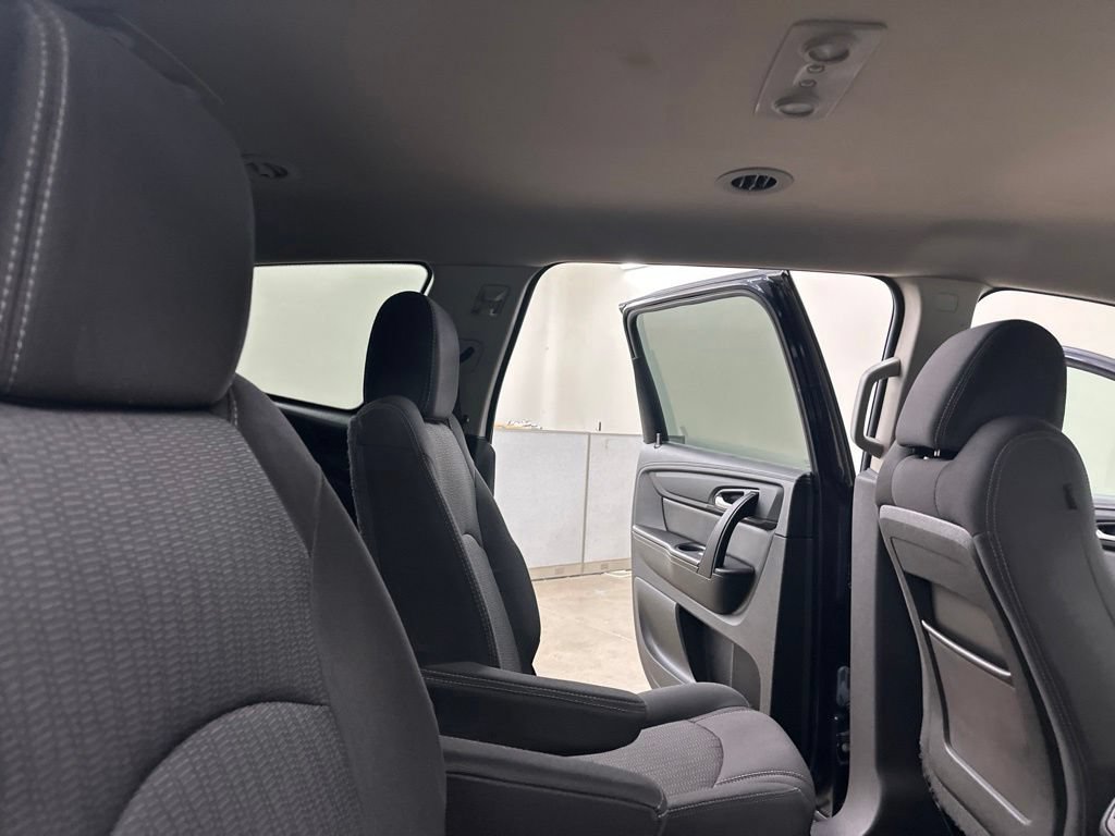 Used 2015 Chevrolet Traverse LT w/ Style and Technology Package FWD image 26