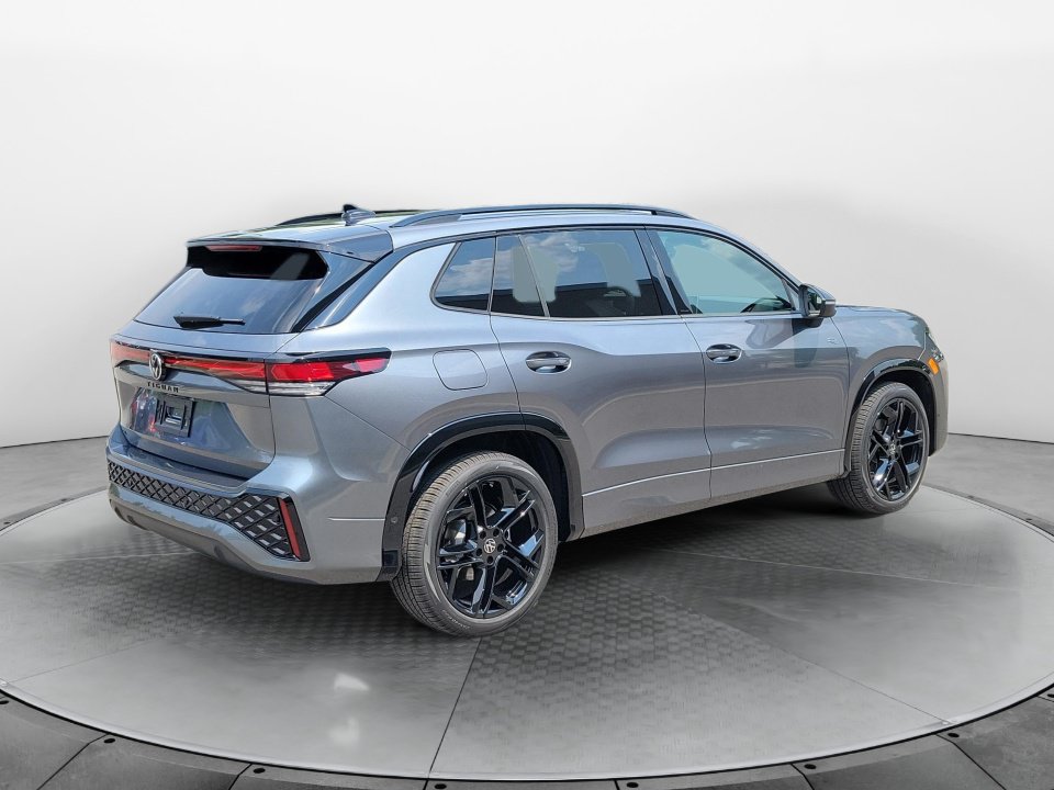 New 2026 Volkswagen Tiguan SE R-Line FWD image 7