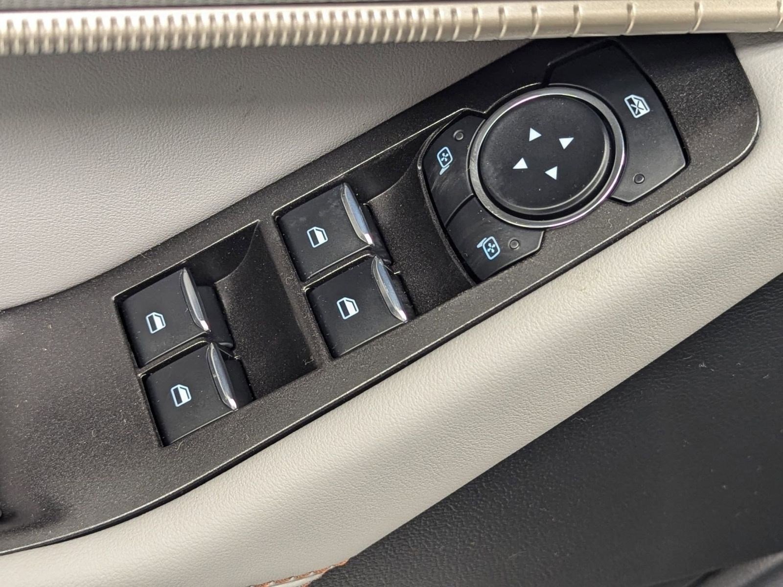 New 2026 Ford Explorer Active w/ Active Comfort Package image 17