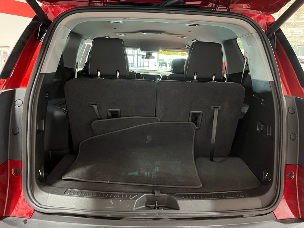 Certified 2023 GMC Acadia SLE w/ Driver Convenience Package image 17