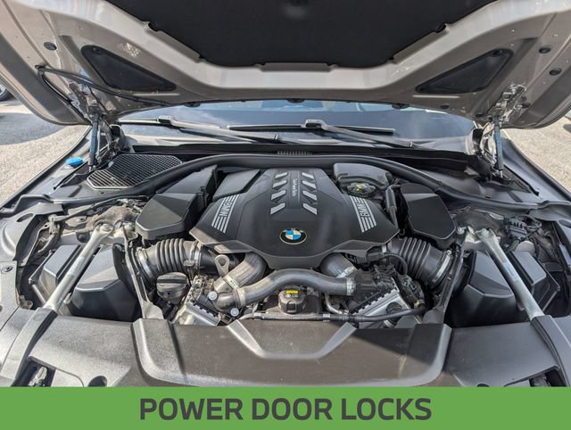 Used 2021 BMW 750i xDrive w/ Executive Package AWD/4WD image 14