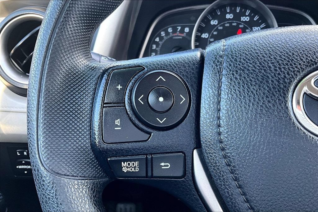 Used 2013 Toyota RAV4 LE AWD/4WD image 16