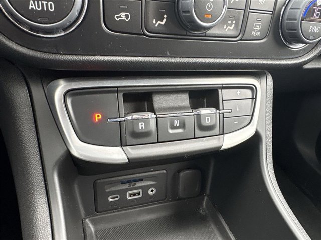 Certified 2024 GMC Terrain SLT FWD image 15