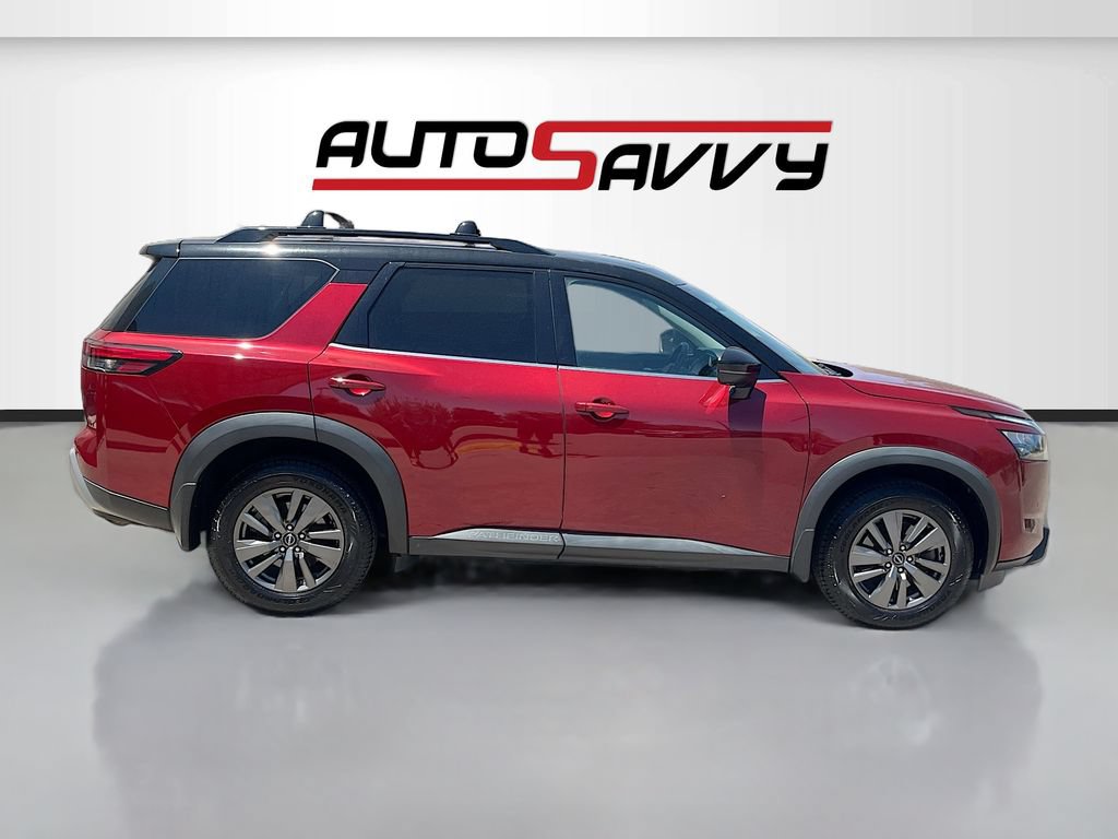 Used 2022 Nissan Pathfinder SL AWD/4WD image 8