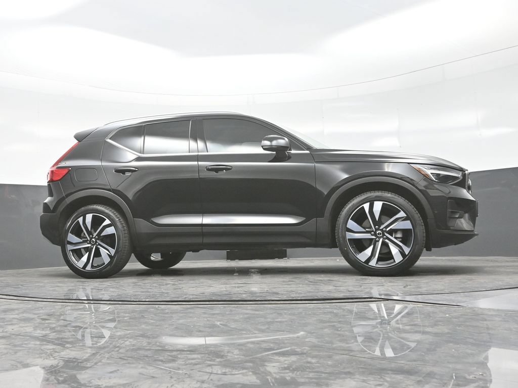 Used 2024 Volvo XC40 B5 Ultimate w/ Protection Package Premier AWD/4WD image 29
