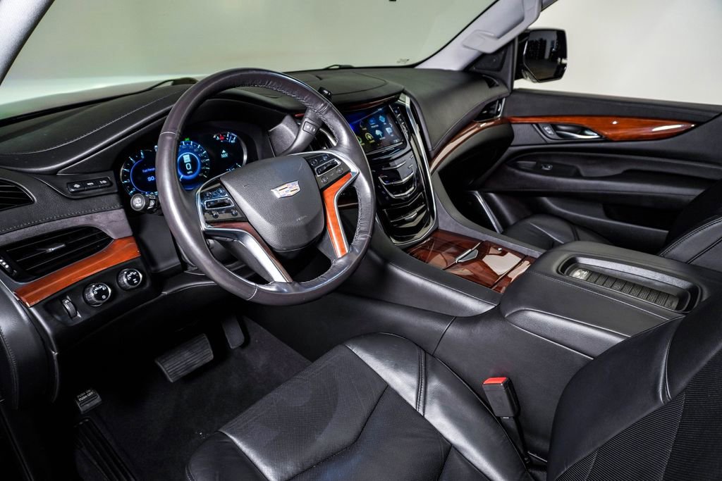 Used 2019 Cadillac Escalade Luxury AWD/4WD image 19