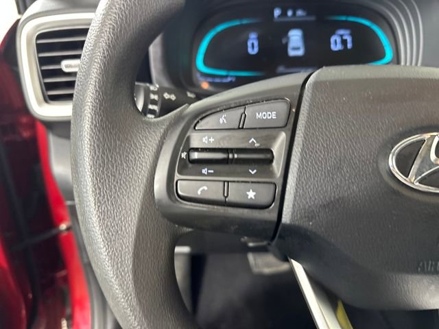Used 2025 Hyundai Venue SE image 15