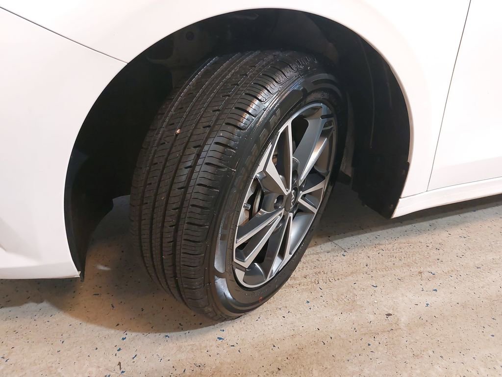 Used 2023 Kia Forte LXS image 34