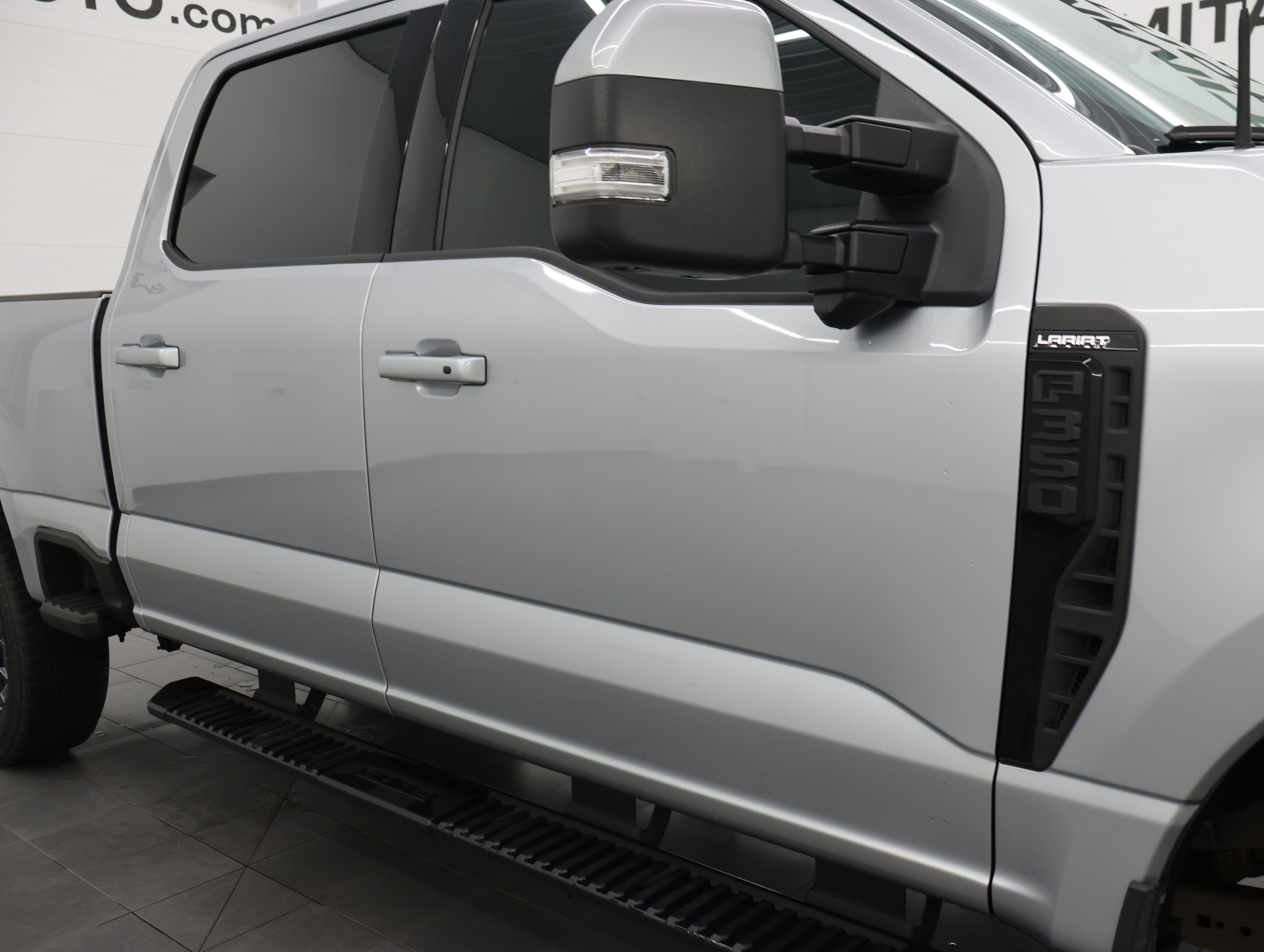 Used 2023 Ford F350 Lariat w/ Lariat Ultimate Package AWD/4WD image 28
